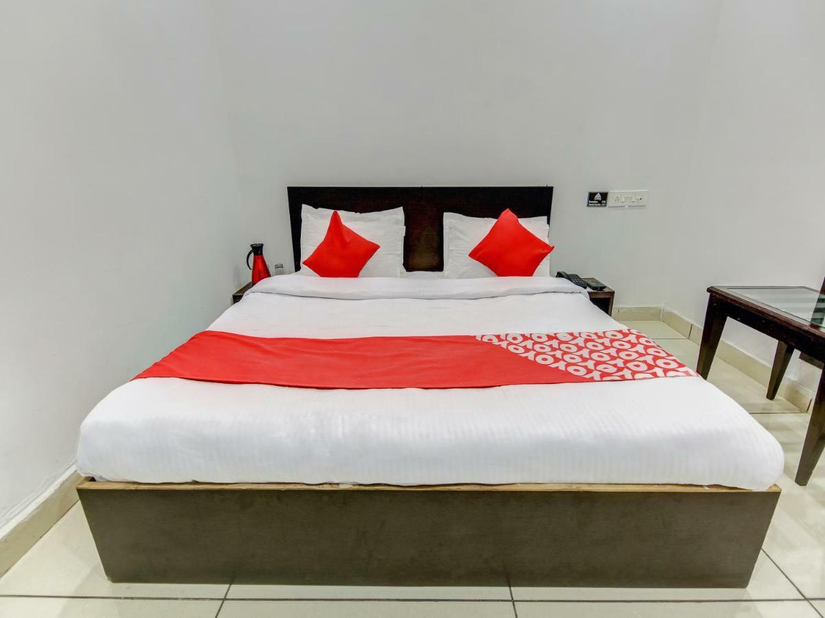 Oyo 27999 Hotel Deep Sirsa Exterior photo